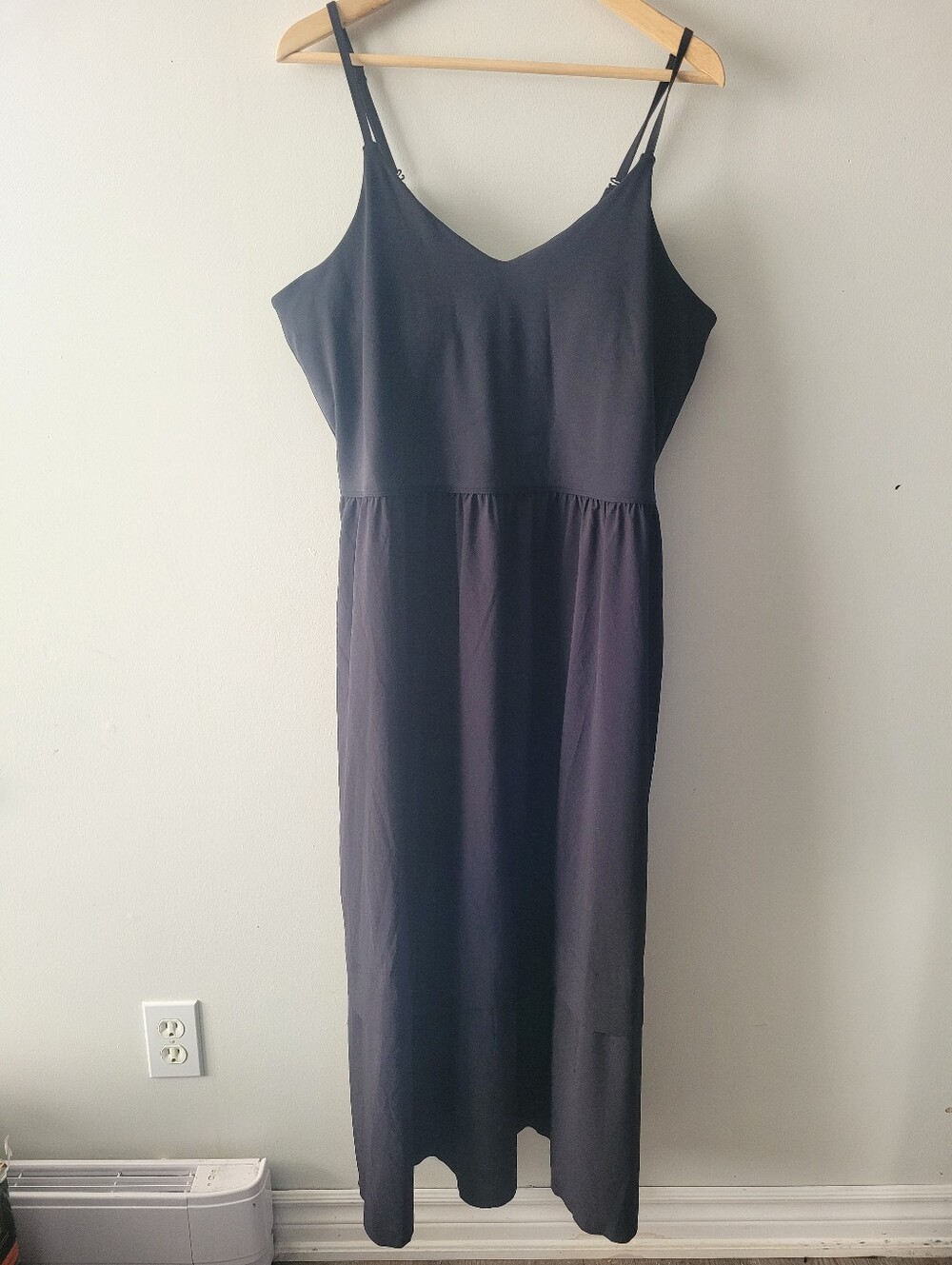 Athleta Elation V-Neck Hybrid Midi Dress with Pockets - Black XL